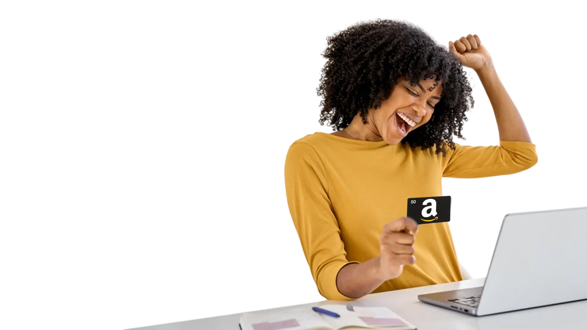 Persona celebrando con tarjeta de regalo